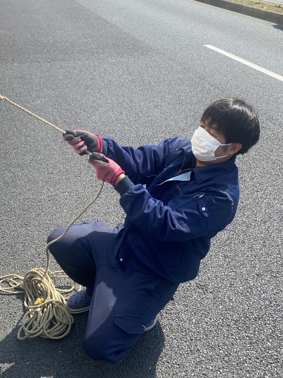 ロープで固定
